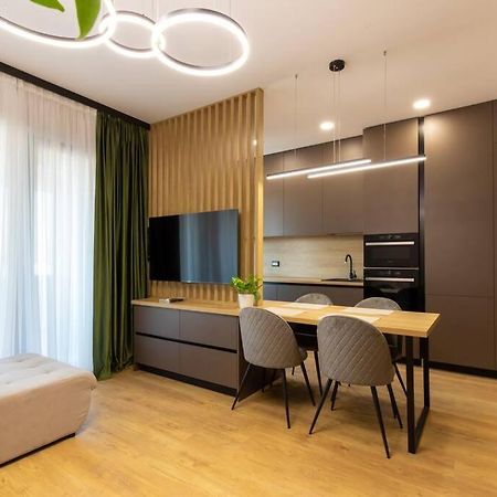 Elegant 2 Bedroom Retreat Bükreş Dış mekan fotoğraf