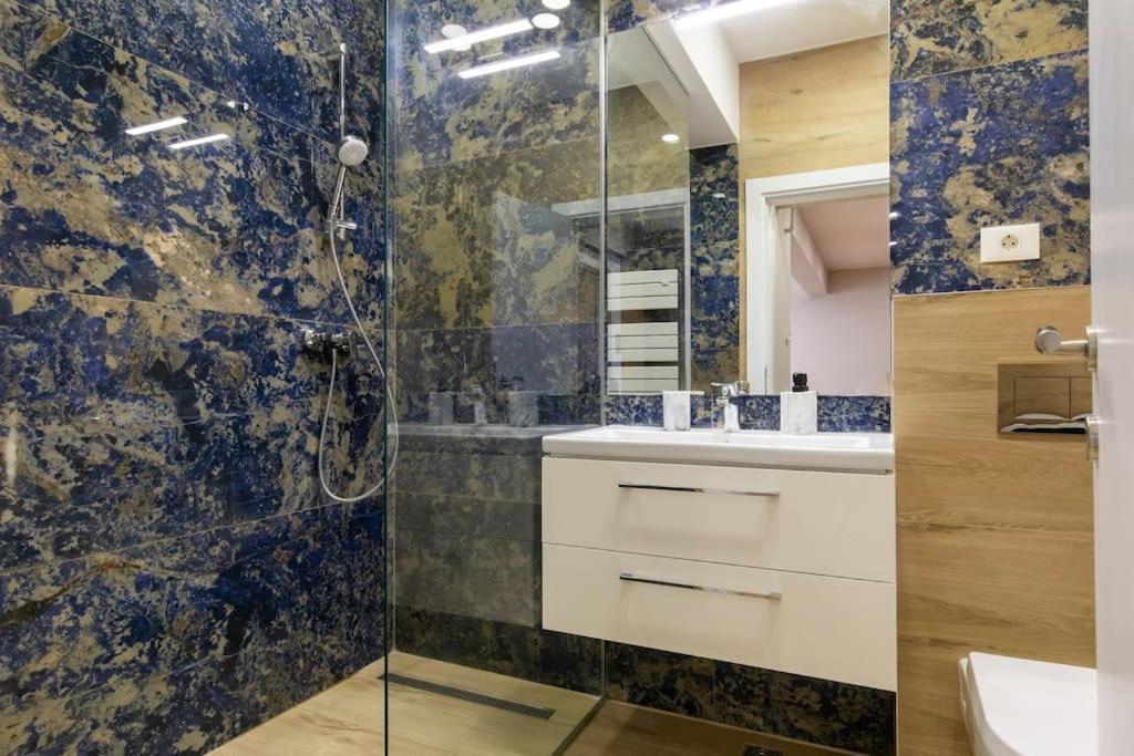 Elegant 2 Bedroom Retreat Bükreş Dış mekan fotoğraf